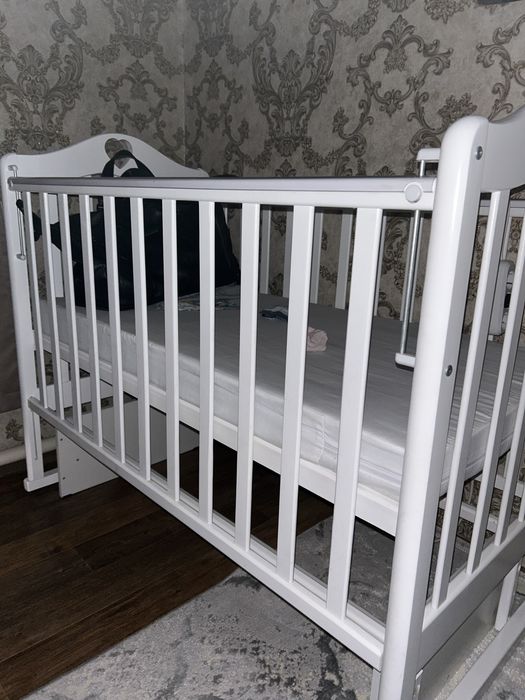 Детская кроватка
