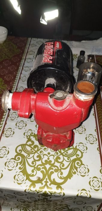 Рубин насос  сотилади