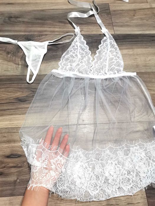 Бяла прозрачна нощница с дантела и прашки лятна пижама