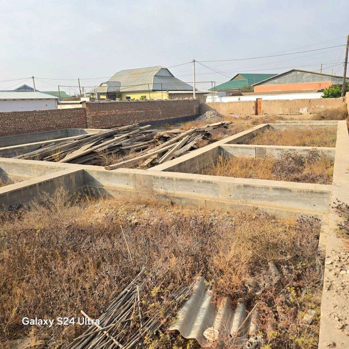 Участка 6 сотих сотилади 5х фундаменти билан