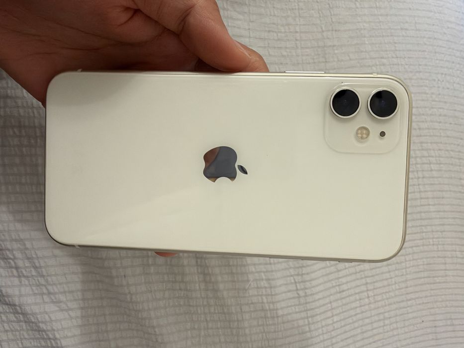 Iphone 11 телефон