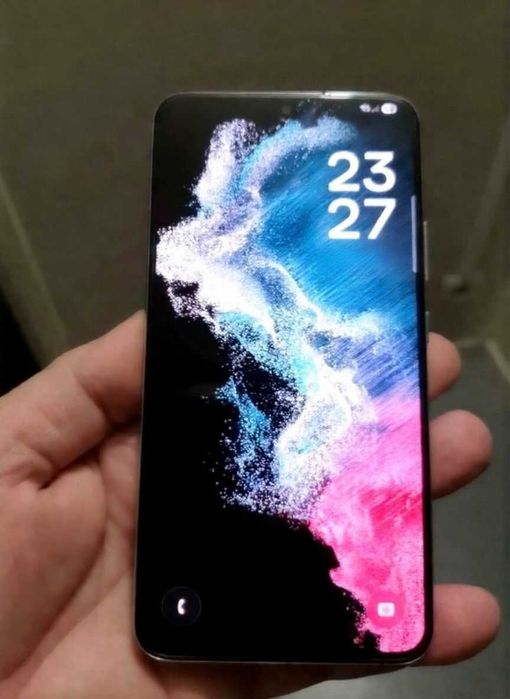 Samsung Galaxy S22, 128GB, 8GB RAM, 5G - Phantom White - перфектен