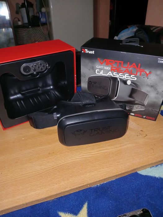 Ochelari virtuali trust