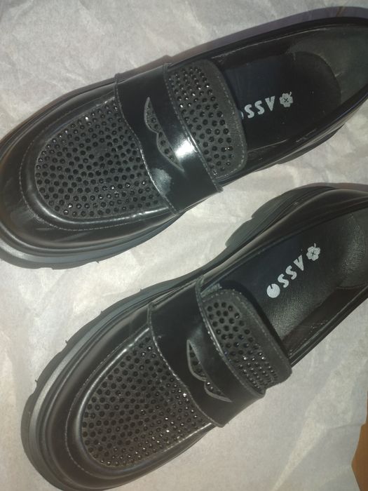 Продаётся красивая обувь