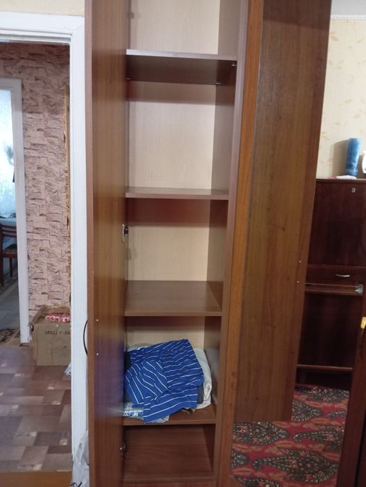 Продам большой угловой шкаф