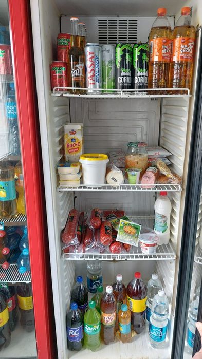 Продам витринный холодильник