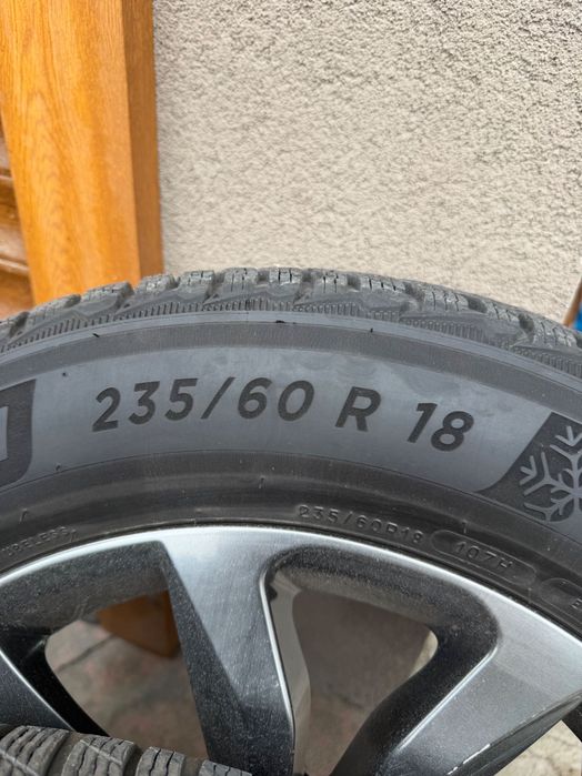 235/60/18 Michelin