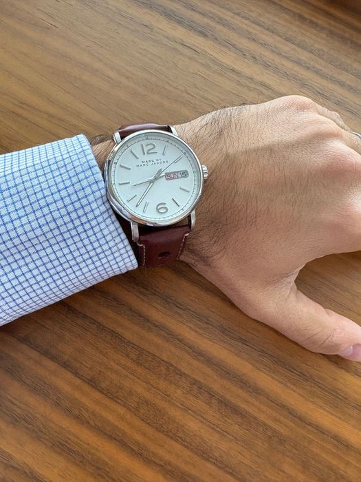 Часовник Marc by Marc Jacobs