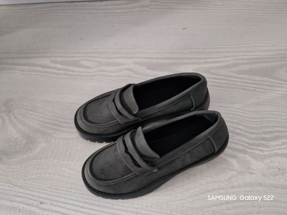 Лофъри от Тему сив цвят