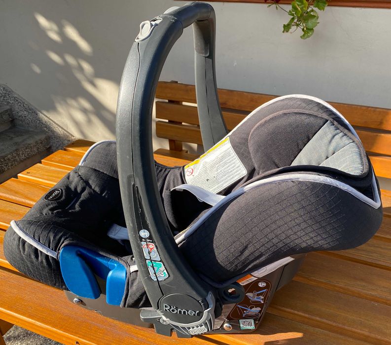 Столче за кола Britax Romer BABY SAFE с ISOFIX база