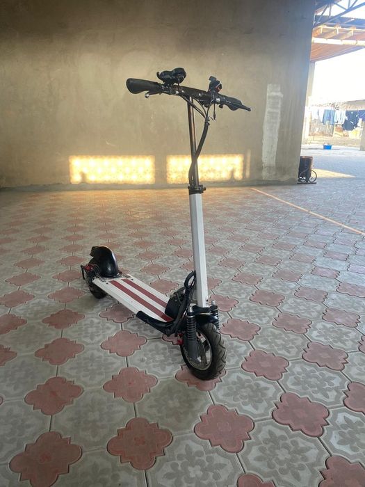 Электросамокат..