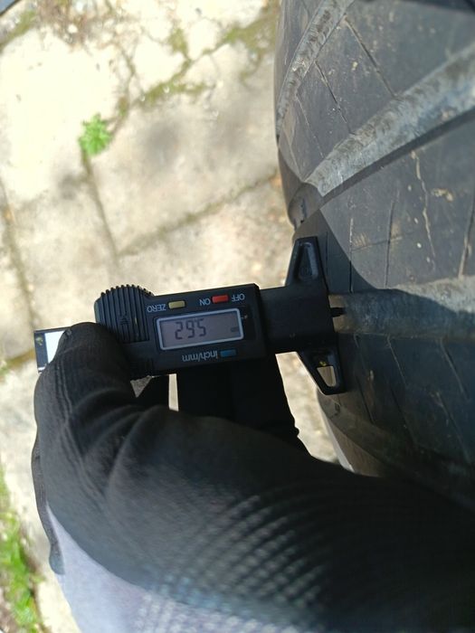 Anvelope vara 275 40 20 Bridgestone runflat 5.6mm