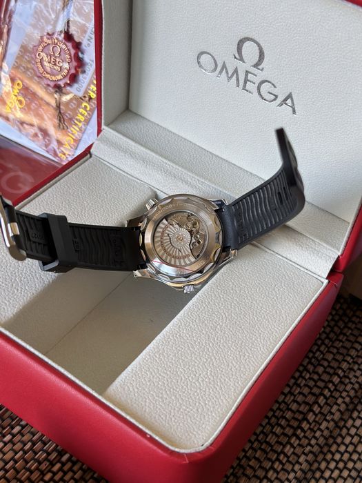 Omega Seamaster Diver 300M  White Dial 42 mm Rubber Strap