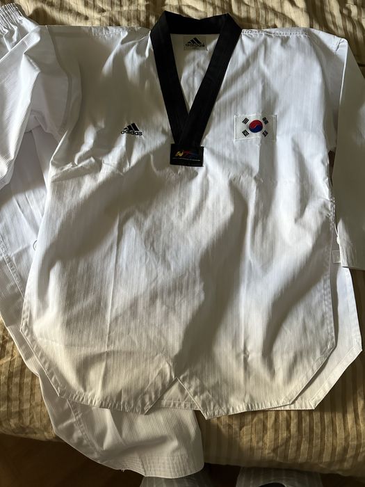 Костюм для тхэквондо