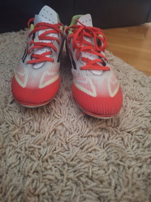 Crampoane fotbal  F50