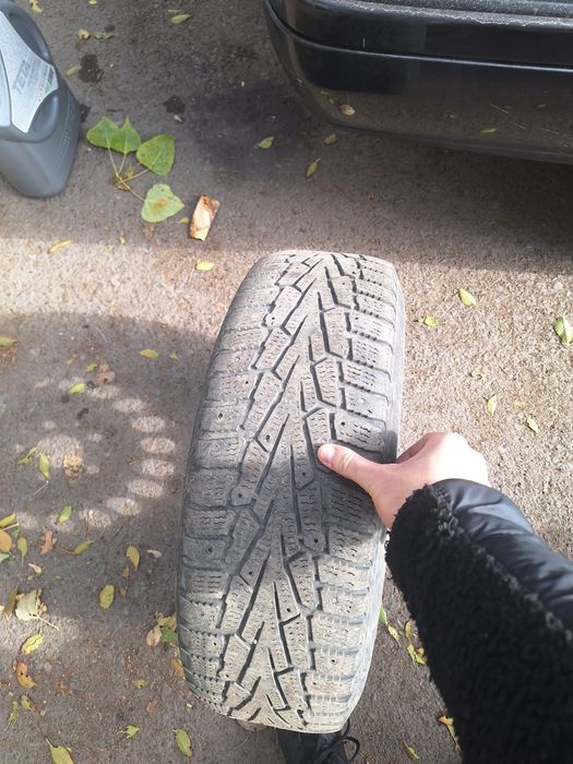 Продам шины с дисками на Мерседес