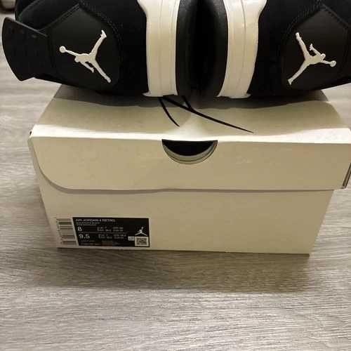 Sneakers Jordan4 White Thunder cu eticheta (nu Nike, Gucci, Adidas, Balenciaga)