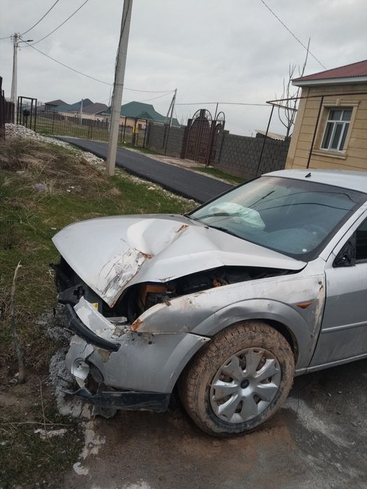 Битый форд мондео 2001