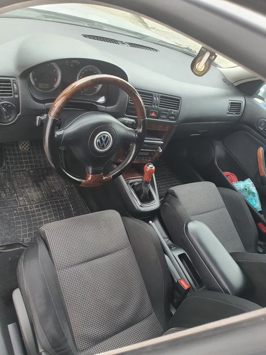 Schimb doar cu Benzina 1.8 sau 2.0