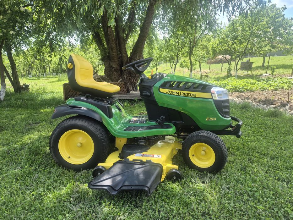 John Deere E180 25 CP Import USA Tractoras Gazon