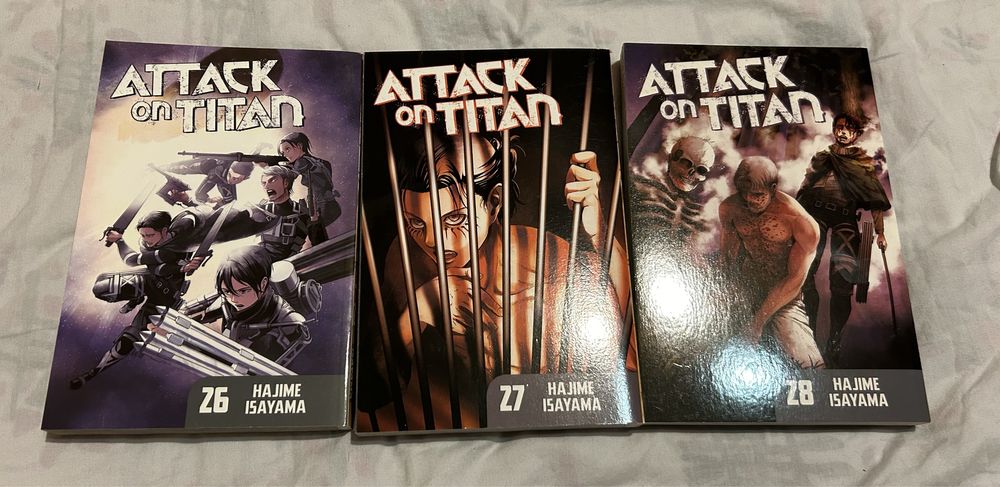 Манга - demon slayer, Attack on titan, Moriarty the patriot