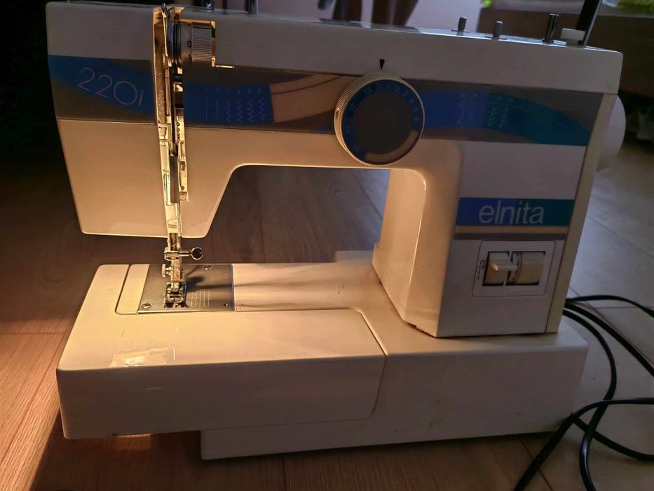 Шевна машина ELNITA/ELNA 220I