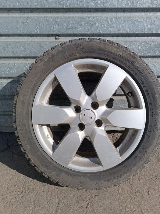 Продам зимнюю резину без дисков