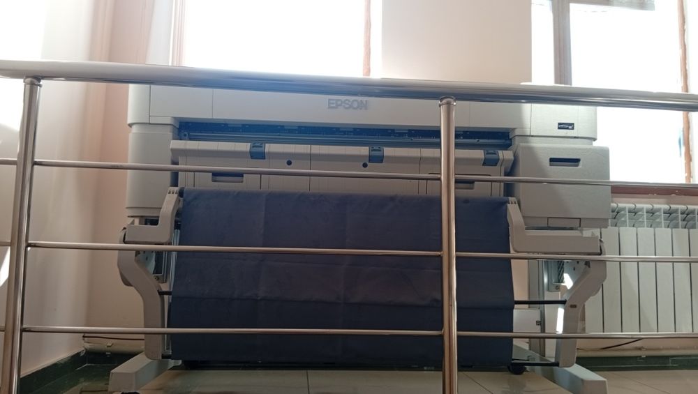Продам принтер плоттер Epson Surecolor T5200