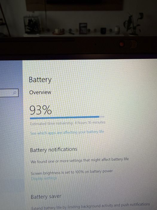 Vand laptop Lenovo I3 generatie 7 cu diagonala 17 in stare f buna