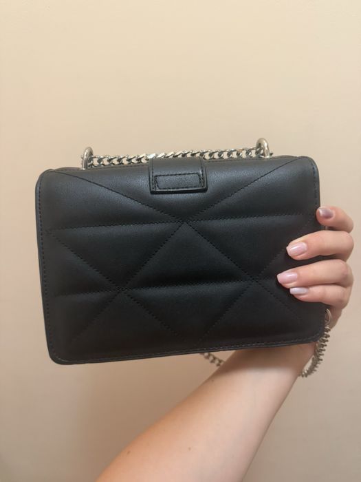 Нова дамска чанта PINKO