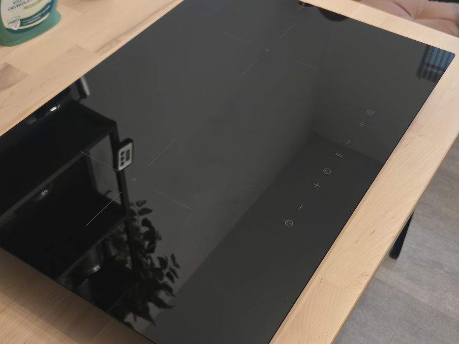 Plita inductie Ikea (Electrolux) functionala dar sticla ciobita