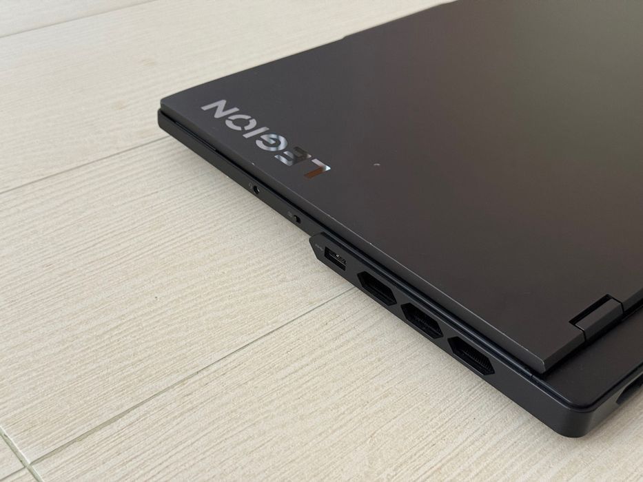 16'QHD+ 240Hz RTX 4090 16GB Core i9-14900HX Lenovo Legion 7 Pro 32GB DDR5 2TB SSD