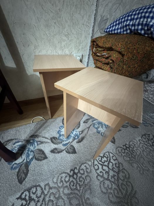 Стол с тобуретками новый