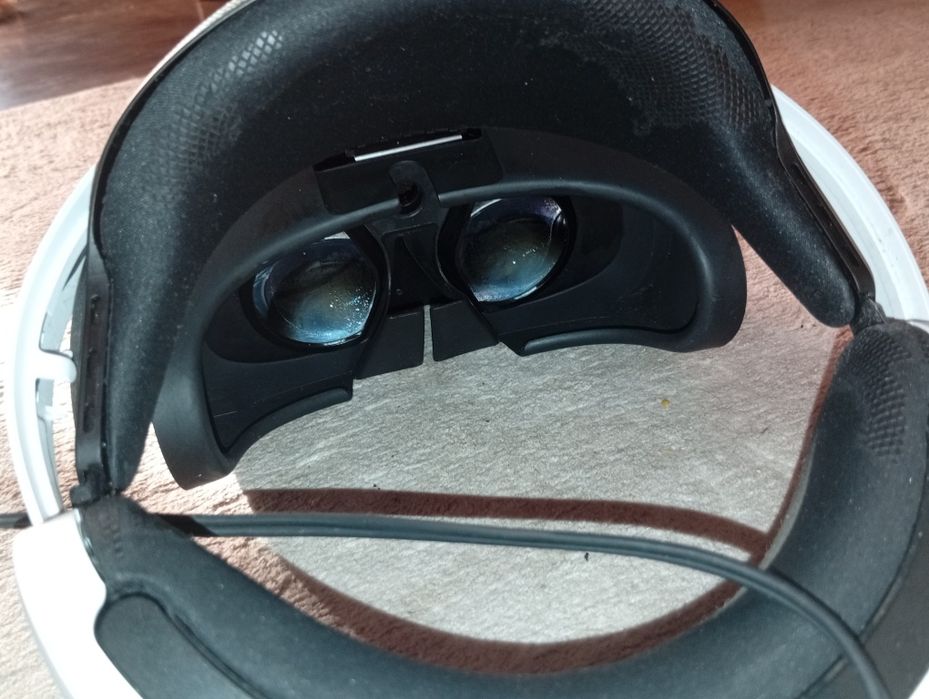 PSVR комплект + игри + Move контролери
