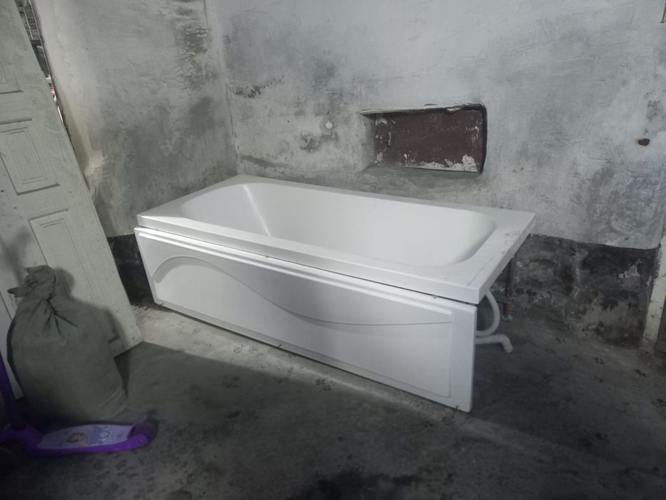 Продам акриловую ванну