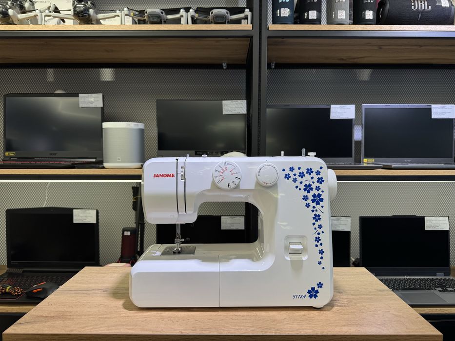 Швейная машина Janome 3112A белый, хорошее состояние, 1437/А10