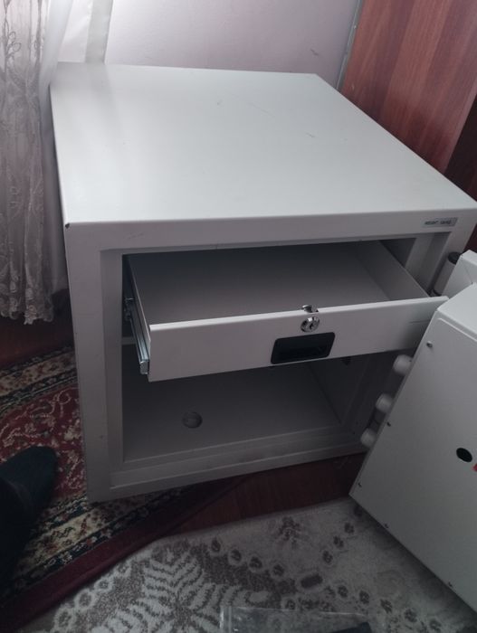 Продается сейф огнестойкий ударопрочный