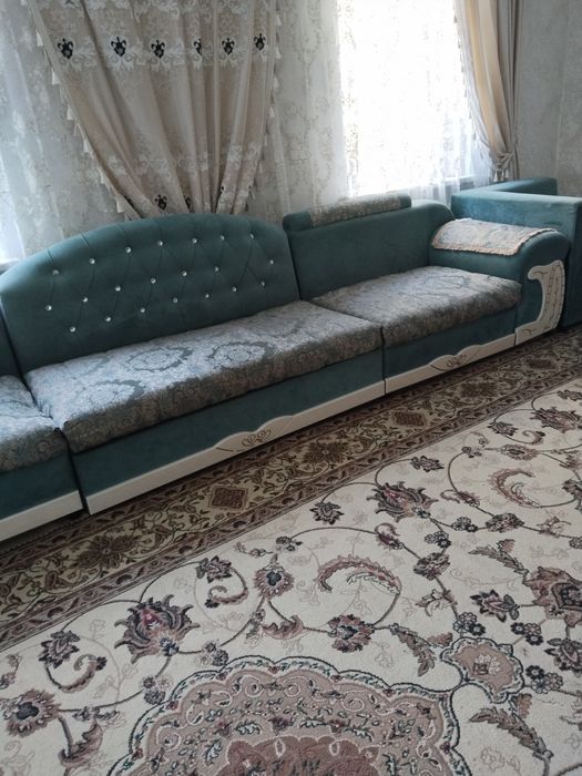 Продаю шикарный диван