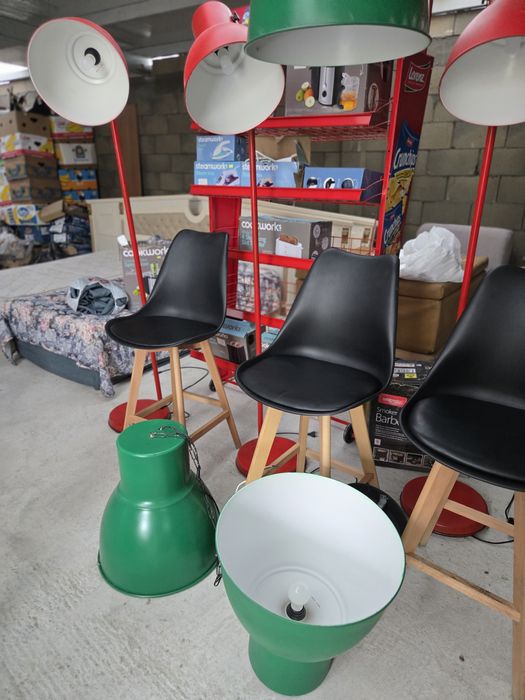 Лампи със стойка за под