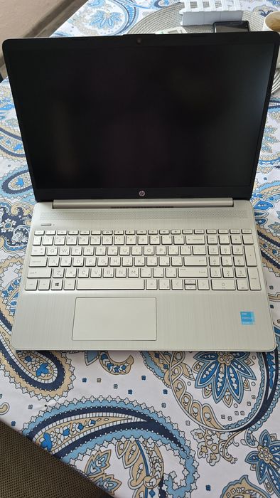 Лаптоп hp , в много добро състояние  , много малко ползван