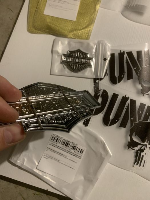 Метални емблеми и стикери Harley-Davidson (чисто нови)