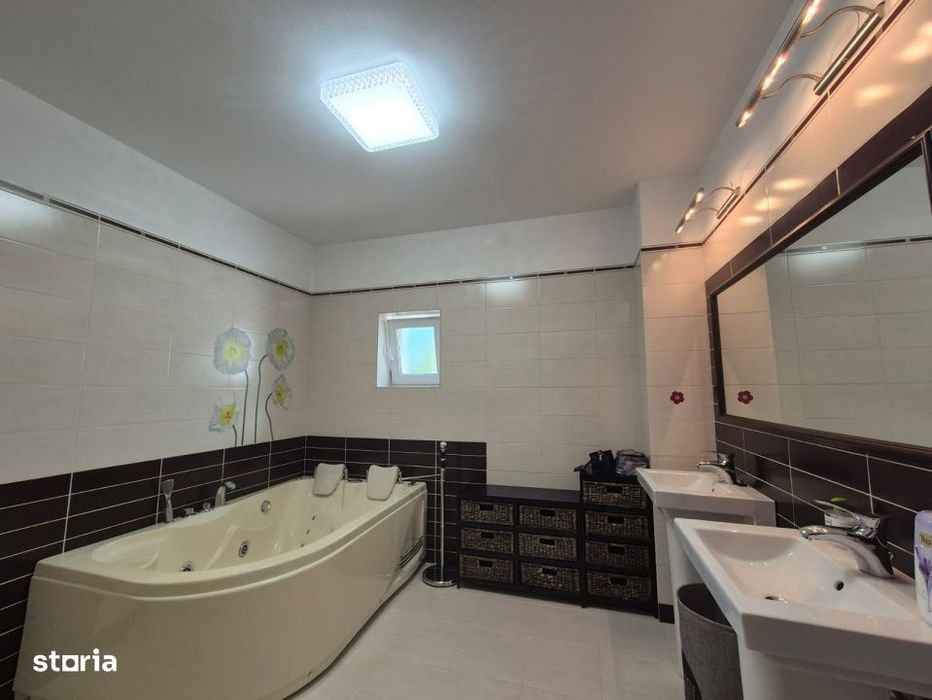 Casa individuala, garaj, 3 parcari, 210mp, gradina, Dambul Rotund