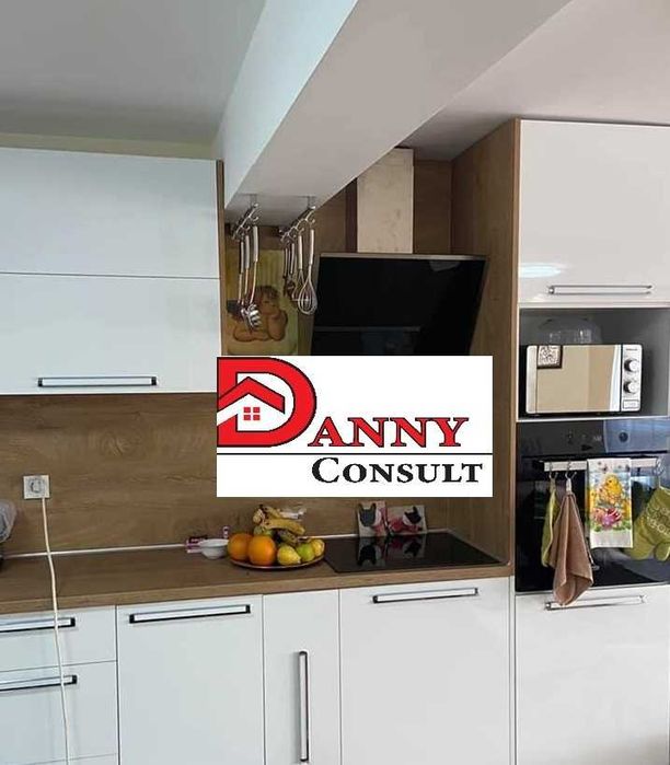 Едноетажна къща на две нива в центъра на гр. Лясковец