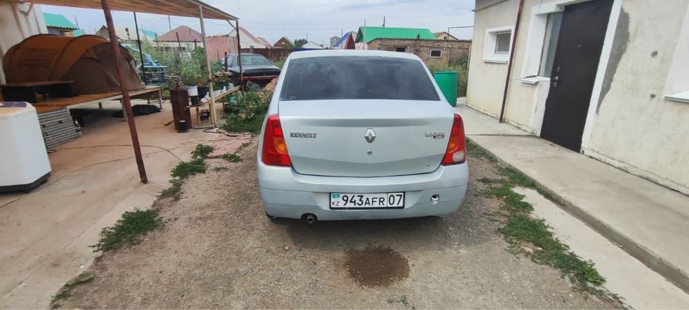 Автомобиль Рено Логан