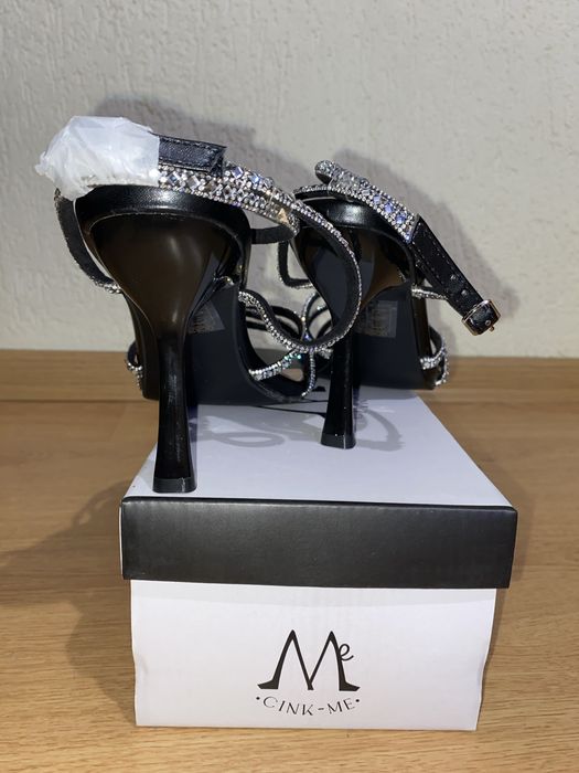 Дамски сандали на ток