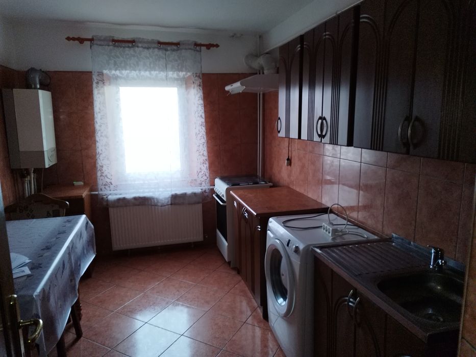 Închiriez apartament