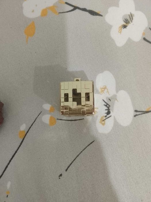 Золотой блок из майнкрафта