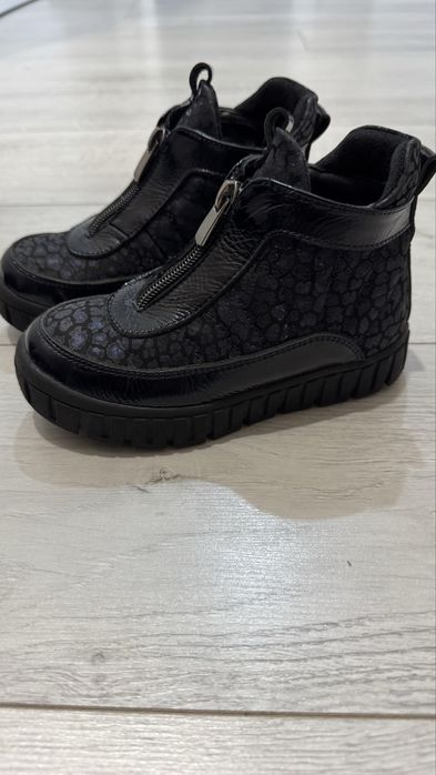 Продам сапожки демисезонные