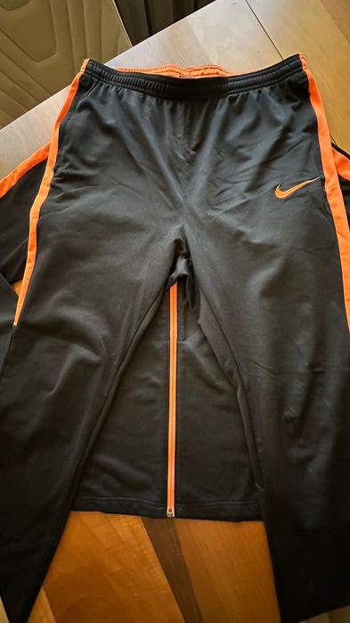 Спортен анцуг Nike Dri-FIT