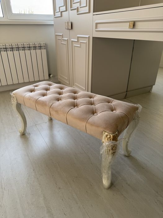 Банкетка в классическом стиле